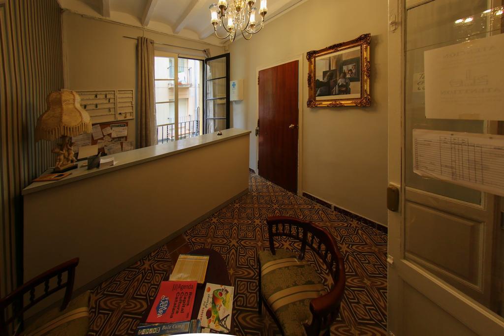 Hostal Santa Teresa Reus Zewnętrze zdjęcie