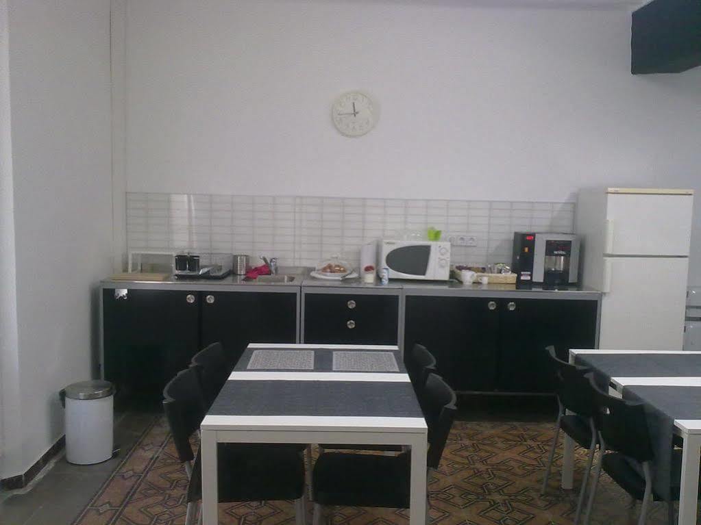 Hostal Santa Teresa Reus Zewnętrze zdjęcie