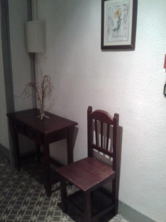 Hostal Santa Teresa Reus Zewnętrze zdjęcie