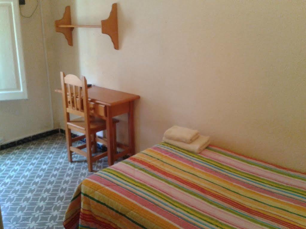 Hostal Santa Teresa Reus Zewnętrze zdjęcie